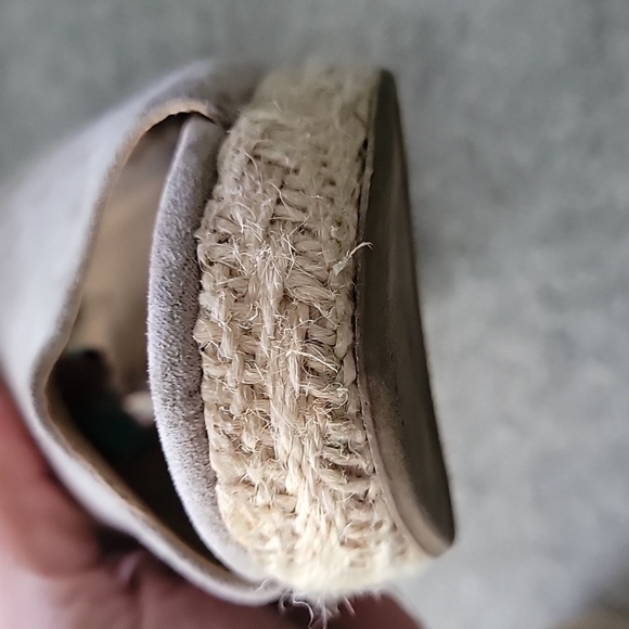 Big Buddha Women's Tan Wedge Sandals - Picture 6 of 8